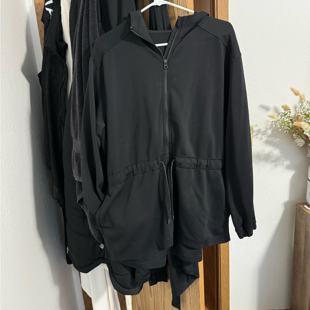lululemonn zip up jacket